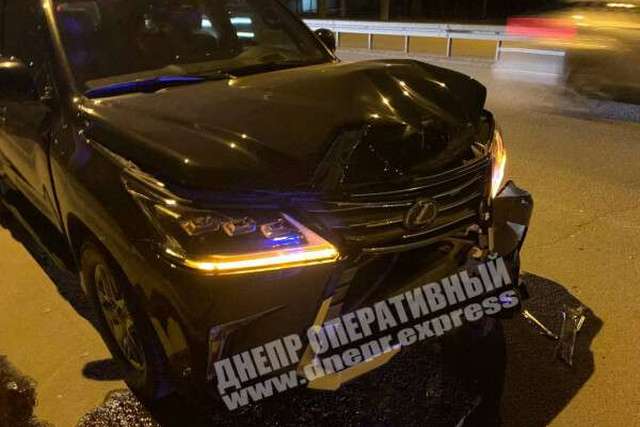 В Днепре на Маршала Малиновского столкнулись Lexus и Volvo