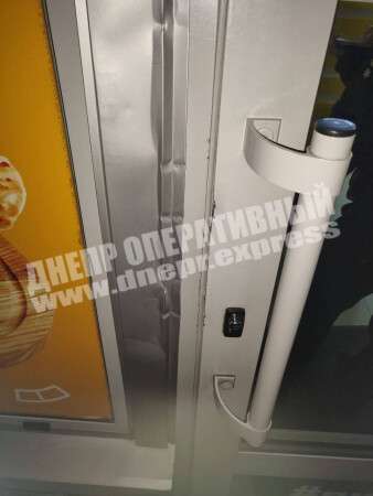 В Днепре мужчина пытался украсть из пиццерии кассовый аппарат и банку томатов