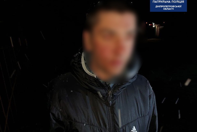 Сімейна пара затримала автокрадія, який намагався обікрасти їх автомобіль