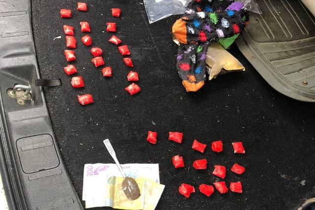 Днепрянин помог патрульным задержать «закладчика» наркотиков