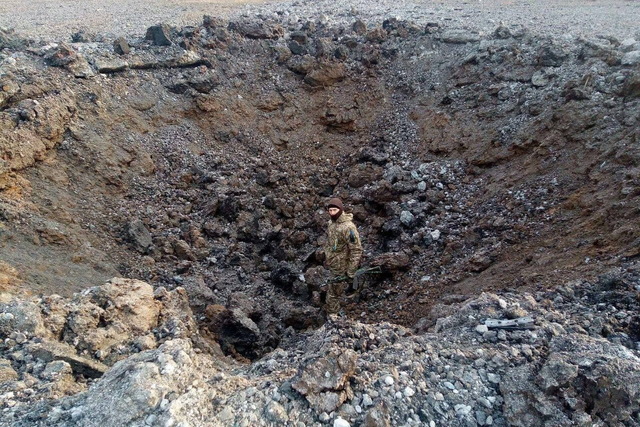 На Криворожский аэропорт упали две ракеты