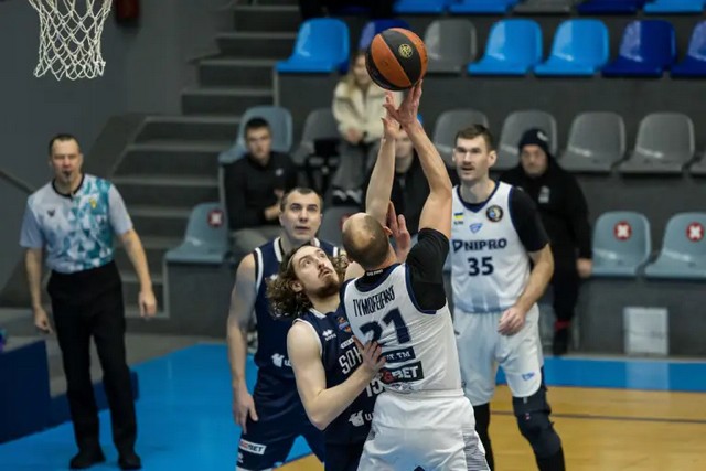 фото - fbu.ua Суперлига: БК «Днепр» разбил «Харьковских Соколов» в доигровке матча