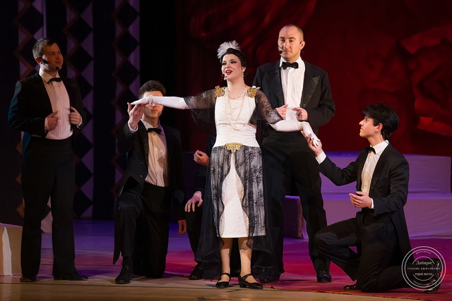 Возродив популярную оперетту, в ДнепроОпере устроили парад дебютов