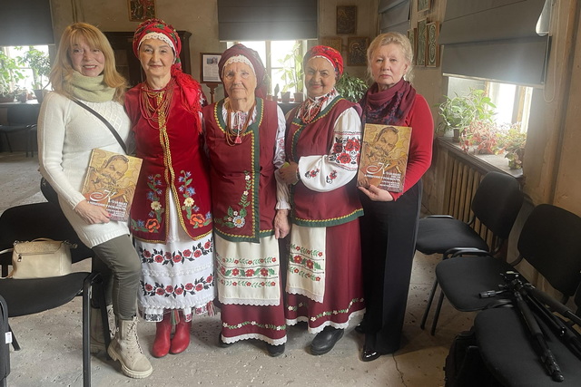 В Днепре презентовали книгу о казацких песнях нашего края