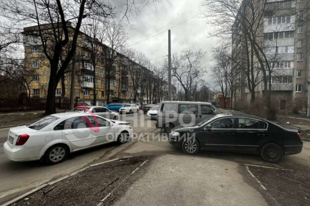 У Дніпрі на Чорновола зіткнулися три авто