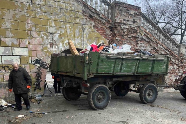 Палац студентів нарешті позбавився страшного сусіда