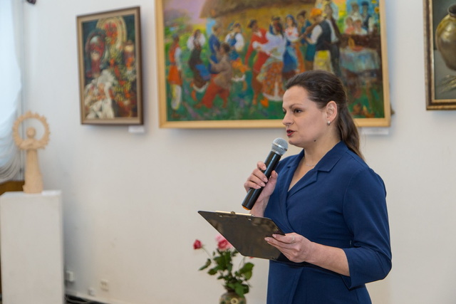 В историческом музее Днепра открыли выставку подарков