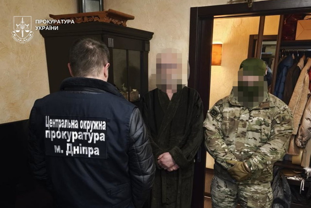 Збували зброю через мілітарі-аукціон – підозрюються двоє жителів Дніпра