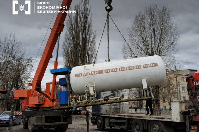 Детективы БЭБ прекратили работу двух нелегальных АЗС в Днепропетровской области
