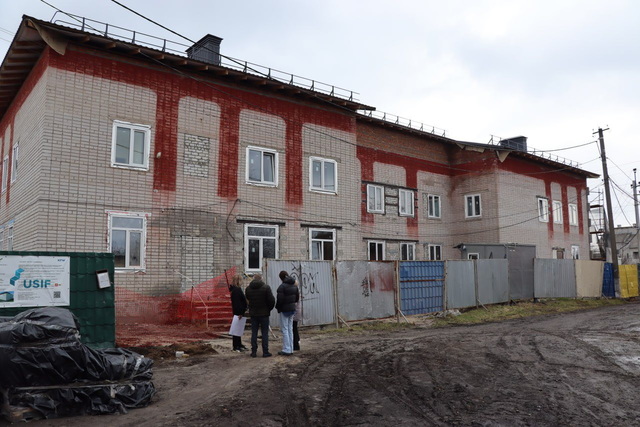 Масштабное здание под Днепром перестраивают для жилья вынужденных переселенцев