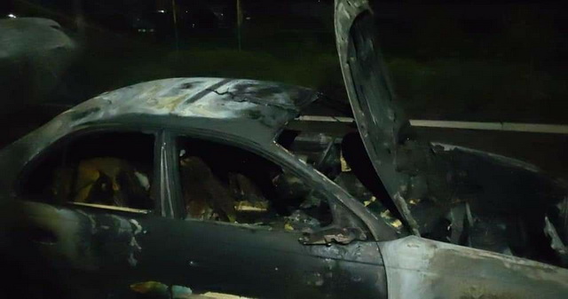 В Каменском на Днепрострое подожгли Opel: видео поджога