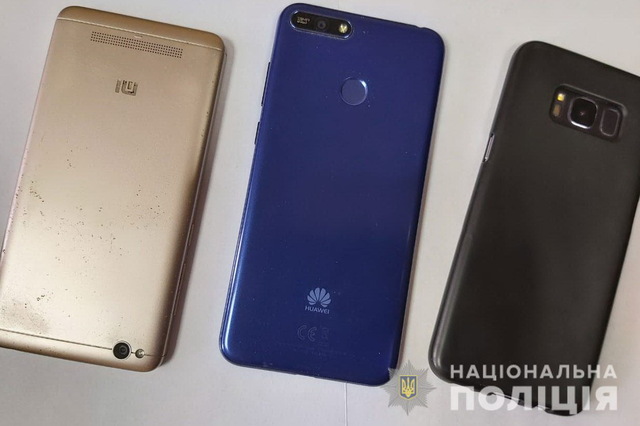 В Каменском полицейские задержали карманницу, совершившую серию краж