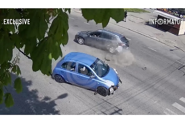     ѳ Nissan        Renault  :  