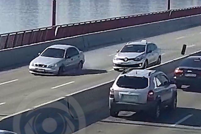       Daewoo Lanos    :  
