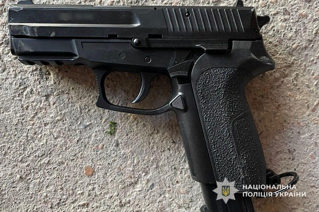 В Днепре полицейские задержали мужчину, который стрелял с балкона многоэтажки