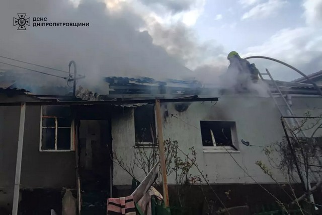 В Днепре пожарные ликвидировали возгорание жилого дома на улице Николая Хвылевого