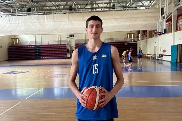 Даниїл Сипало. Фото: fbu.ua Центровой Днепра Сыпало – MVP четвертьфинальной серии плей-офф Суперлиги-2025/26