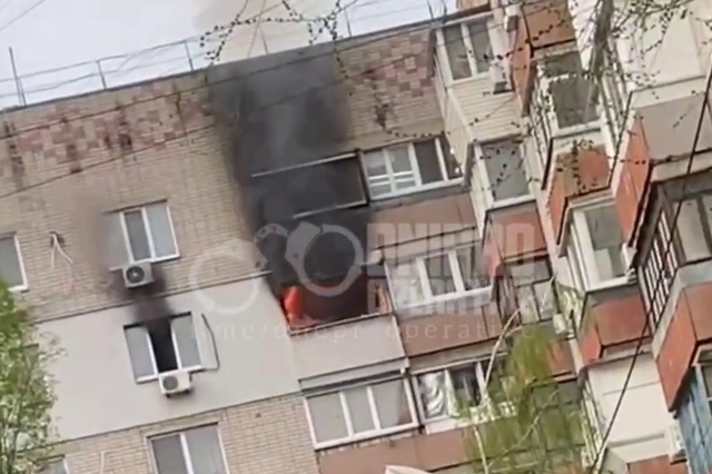 У Дніпрі на Яскравій горів балкон в багатоповерхівці