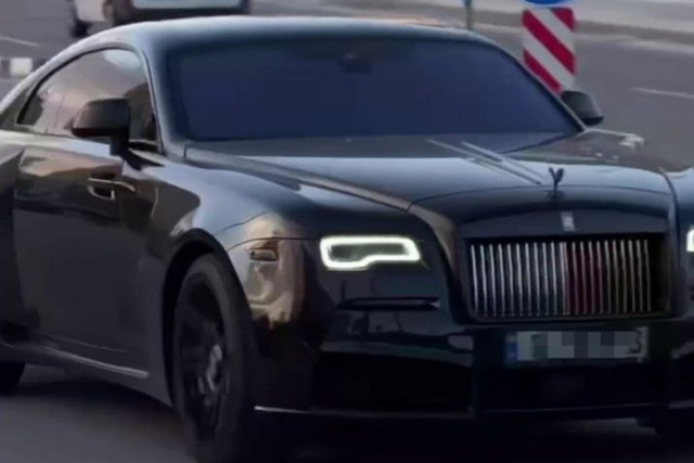 � ������ �������� ������ Rolls-Royce ���������� ����� $400 ����� 