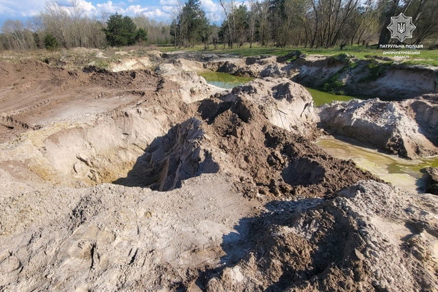 На Дніпропетровщині водний патруль виявив осіб, які незаконно видобували пісок