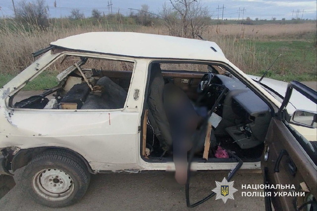 У Нікопольському районі окупанти продовжують полювати на цивільні автомобілі: загинув чоловік, 3 людей поранено