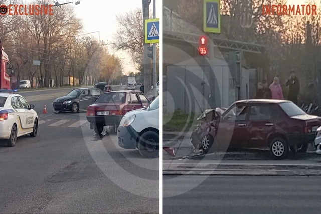 У Дніпрі на проспекті Богдана Хмельницького ВАЗ після зіткнення з Peugeot відлетів у світлофор