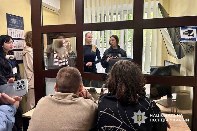 ��������, ������� ����� � �������� ������� Custody Records �������