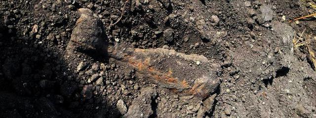 На стройке в парке Дубинина нашли мину времен Второй мировой
