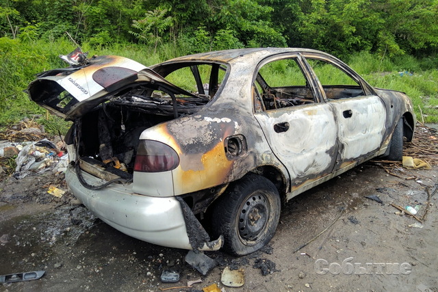 В Каменском на улице Широкой горел автомобиль