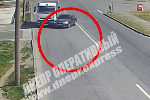 В Днепре самосвал протаранил Toyota: в салоне легковушки находился грудной ребёнок