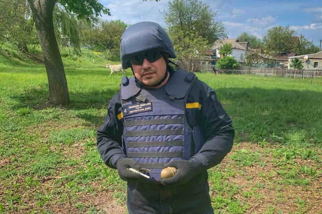   ʳ      