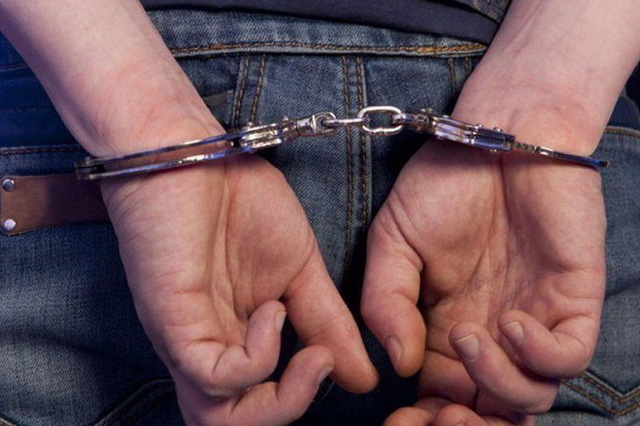 Девятиклассник из Каменского ограбил женщину