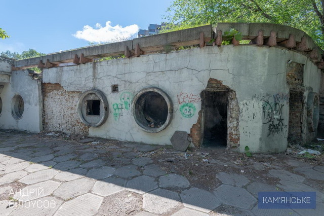 В Каменском добились, чтобы собственник реконструировал заброшенный кинотеатр «Комсомолец»