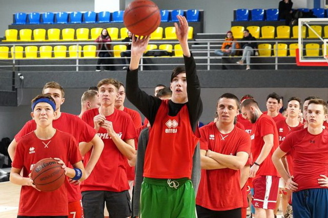 Новая академия баскетбола СК «Прометей» приглашает парней на обучение