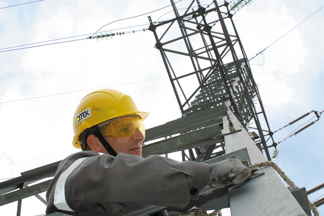 ДТЕК Дніпровські електромережі повернув світло в будинки понад 10 тисяч жителів області