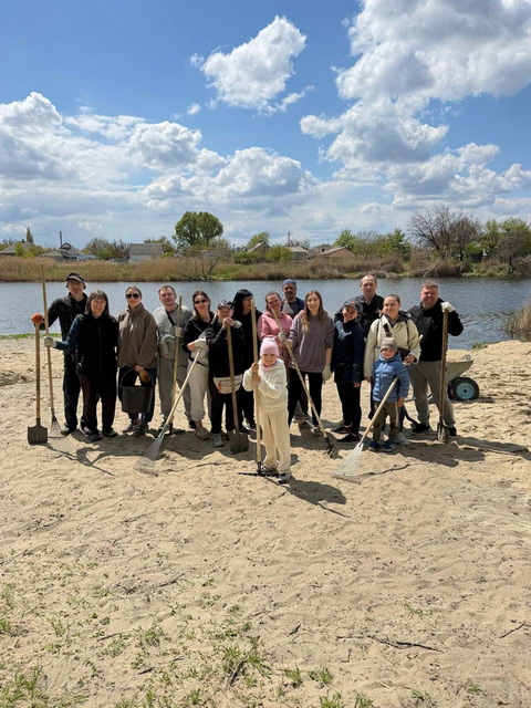 На озере Курячье завершили обустройство пляжа