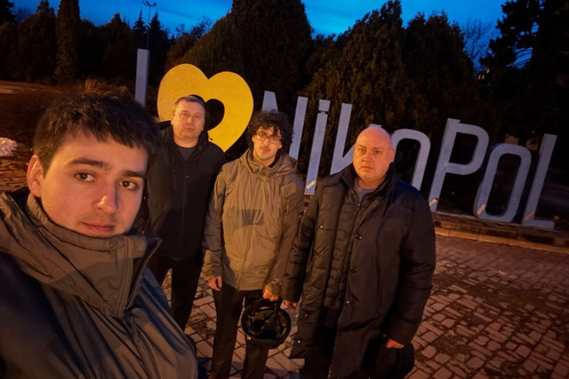 Волонтеры из Германии доставляют гуманитарную помощь в Никополь