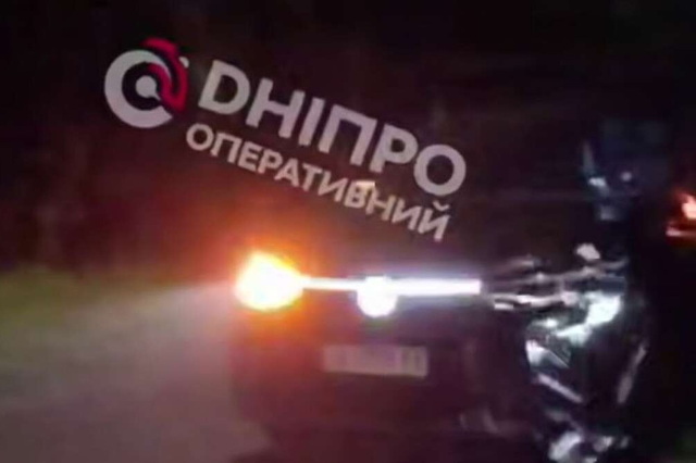 У Дніпрі в Одинківці зіткнулися мопед та Volkswagen: серед постраждалих неповнолітня