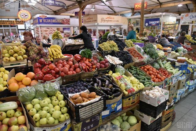 фото УНІАН Картофель и капуста резко подешевели: как изменились цены на овощи за неделю