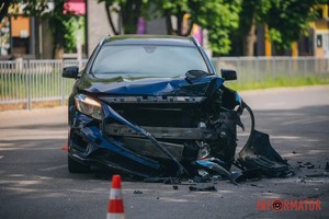 � ����� �� �������� ������������ Ford Mustang �� Mercedes