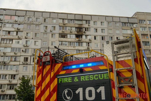 Фото: Денис Чубченко В Днепре на Донецком шоссе горела квартира в многоэтажке
