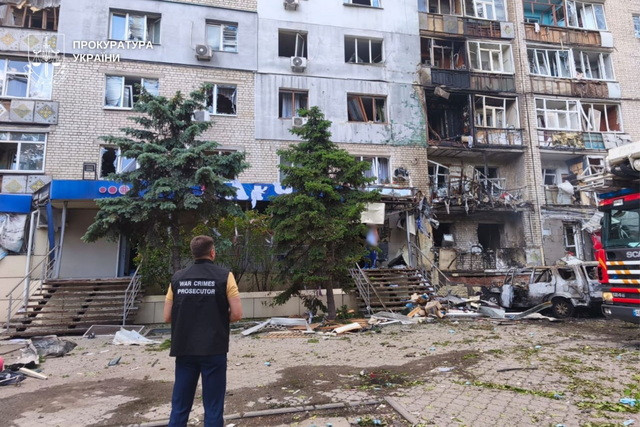 В результате вражеских обстрелов в Павлограде пострадали пять человек, среди них 6-летний ребенок — начато расследование