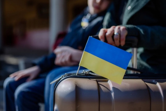 «Страхи, которыми пугает РФ»: что чаще всего мешает молодежи уехать из оккупации