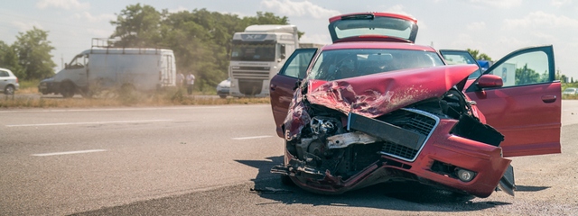 В Днепре на Донецком шоссе столкнулись Audi и «ГАЗель»: пострадали две женщины