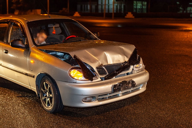 В Днепре на Запорожском шоссе столкнулись Daewoo Lanos и Mazda 3