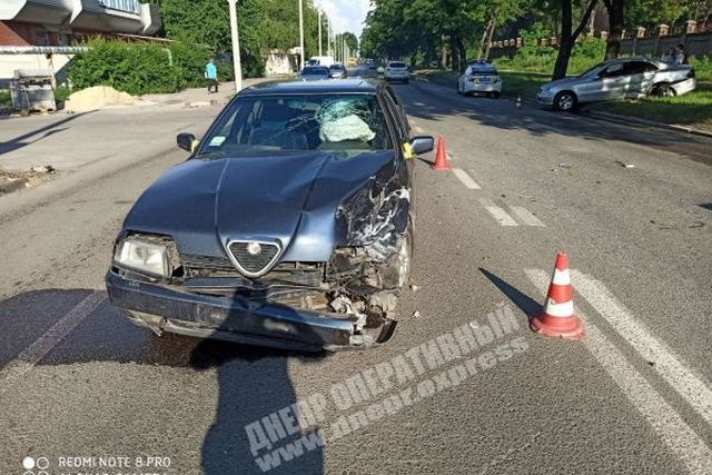      :  Mercedes  Alfa Romeo,  