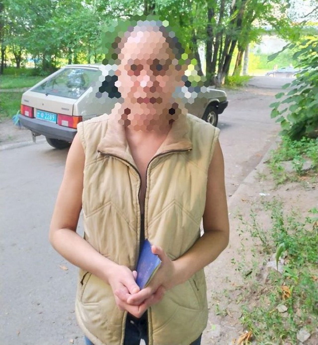 Патрульні знайшли жінку, яка вкрала телефон у дитини