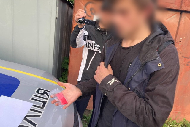 В Днепре задержали наркосбытчика с 25 слип-пакетами с PVP