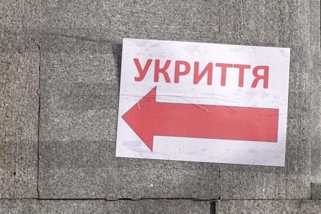 Գ           ,    