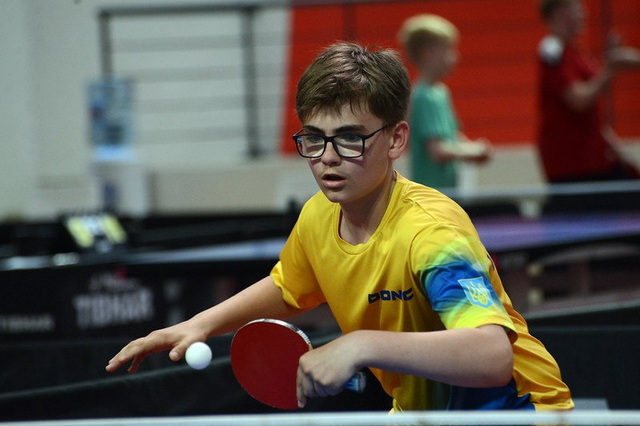 Марк Вороной из Днепра выиграл командный турнир U13 по настольному теннису в Португалии